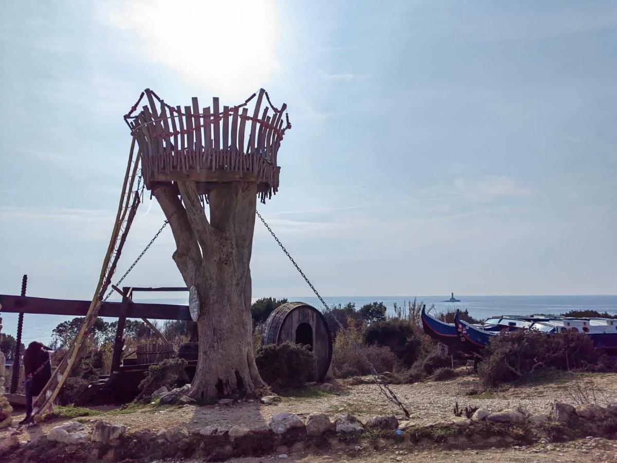 Black Pearl - Luxury Seaside App With Pool & Bbq, Istra Banjole Exterior foto